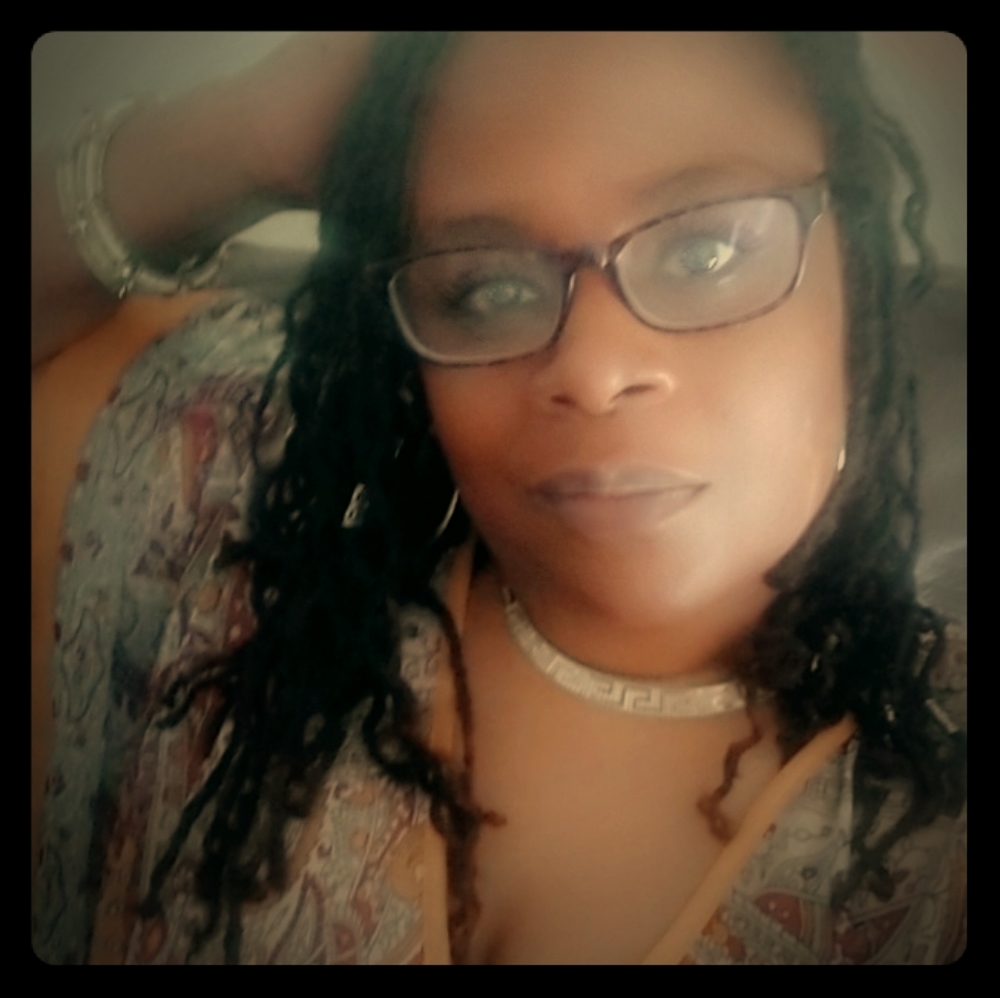 Meet your Posher, E'nicole